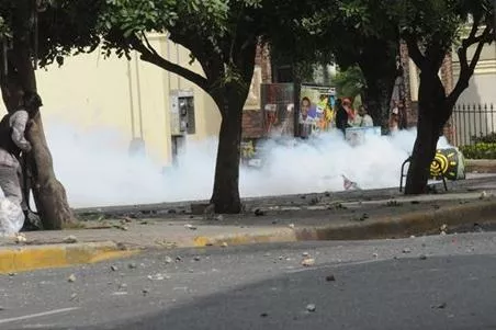Continúan disturbios en la UASD