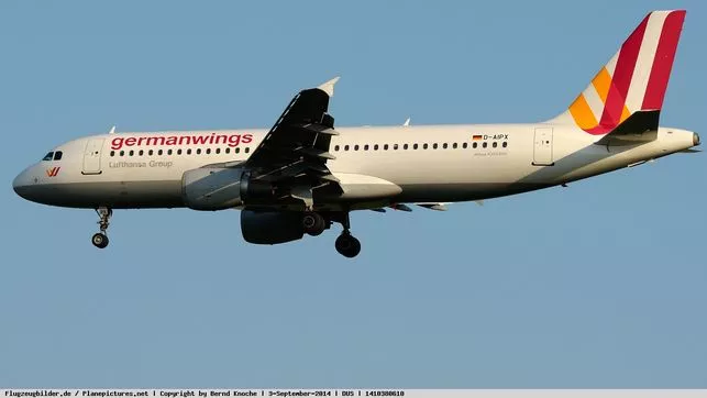 Aparato-Lufthansa-Germanwings-siniestrado-Alpes_EDIIMA20150324_0390_16