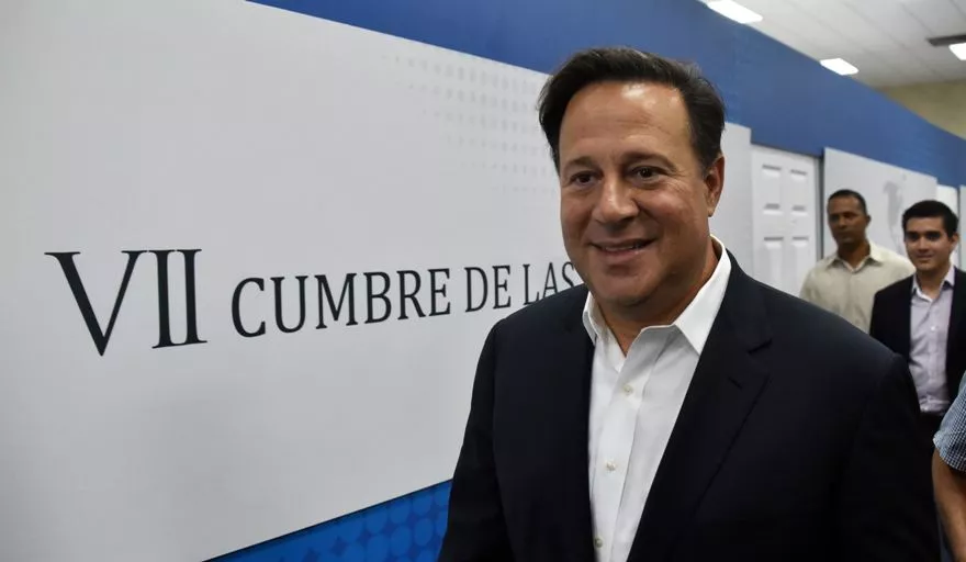 Panamanian President Juan Carlos Varela visits the Atlapa Convention center, site for the upcoming VII Summit of the Americas, in Panama City on April 2, 2015. The summit will take place on April 10 and 11.  AFP PHOTO/ Rodrigo ARANGUA