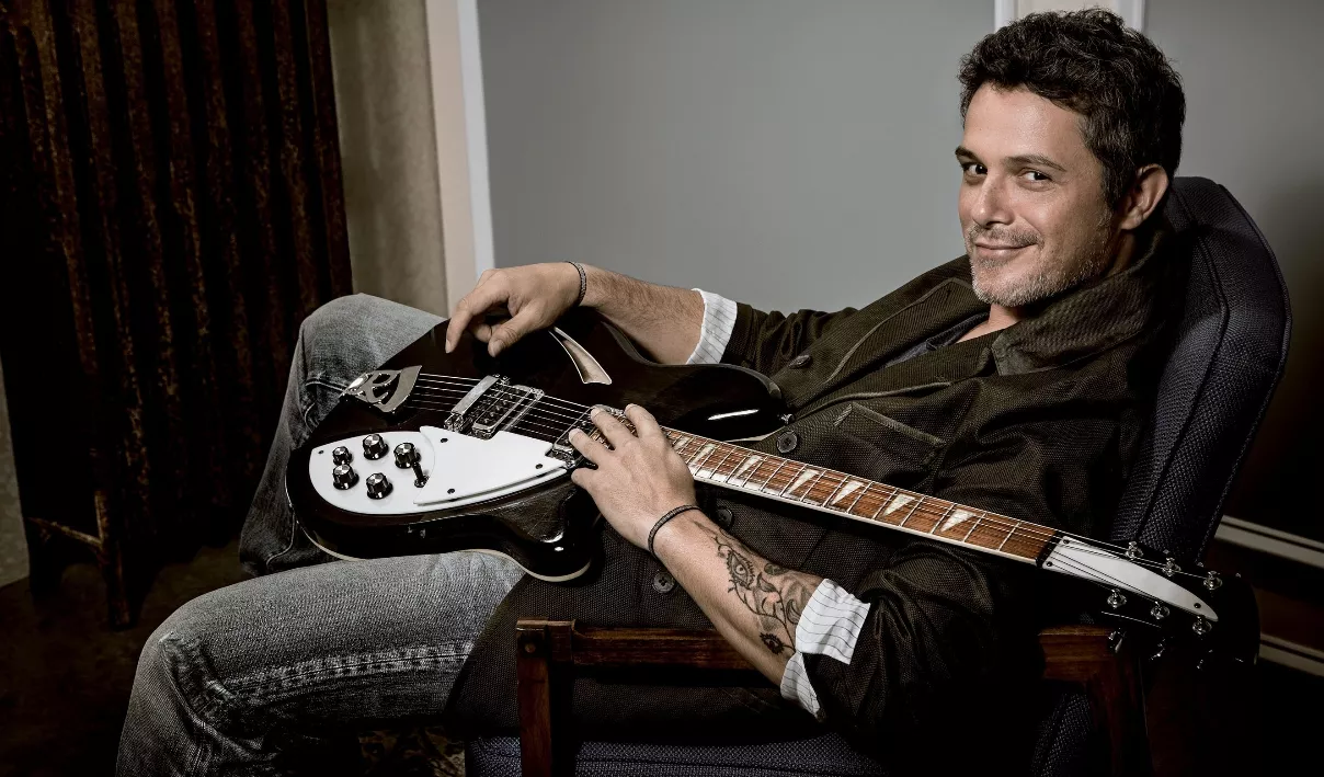 ALEJANDRO SANZ TO RECEIVE HONORARY DOCTOR OF MUSIC DEGREE
