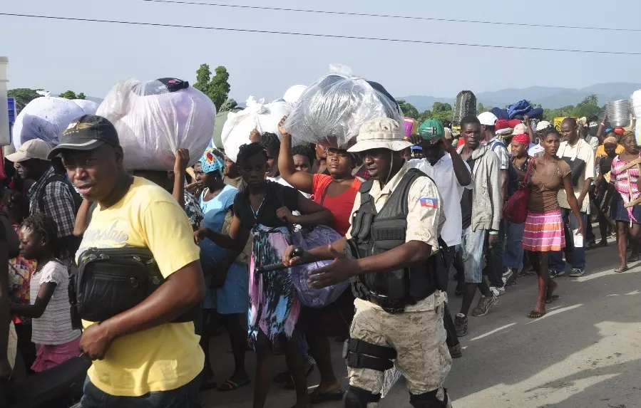 Haitianos retornando a su país. Foto: El Nacional.