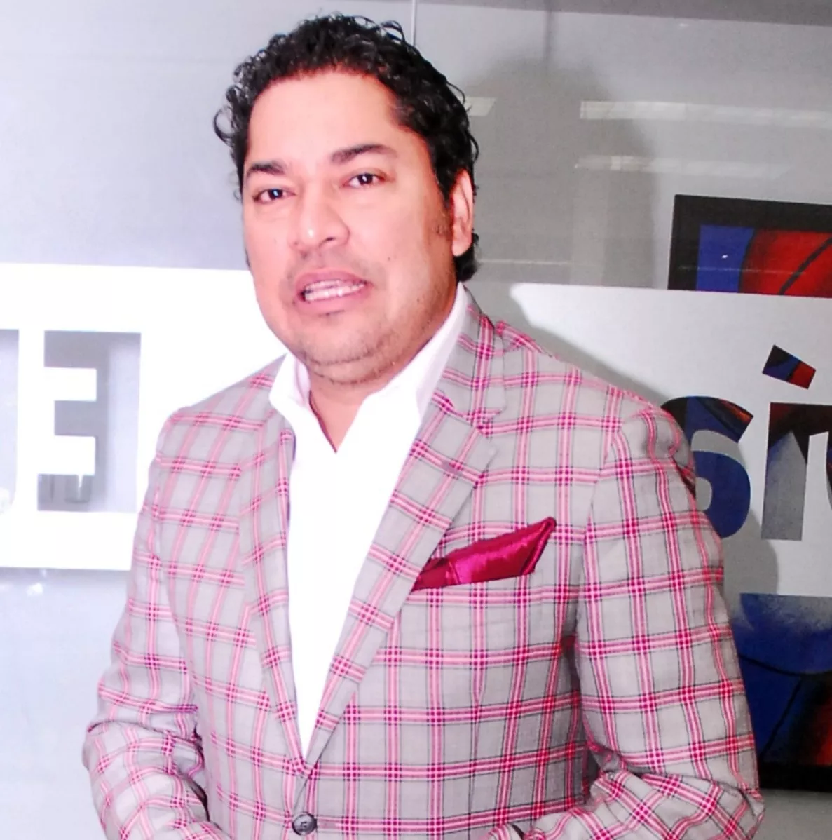 Entrevista al Pacha,en la redaccion del periodico el Día/foto Eliezer Tapia