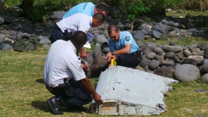 150801025921_french_police_inspect_debris_624x351_reuters