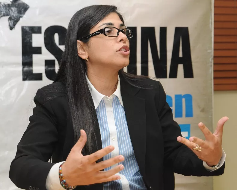 Esquina Joven Con Fiscal Sto Dgo