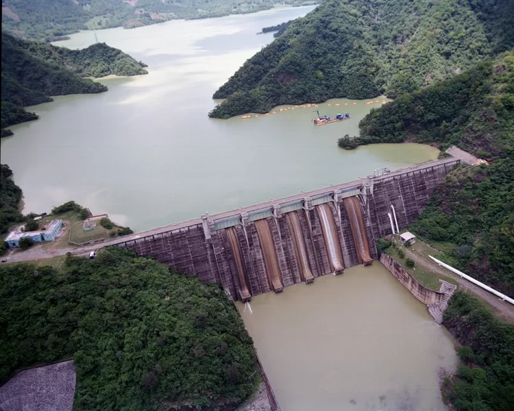 Presa-HIDROELÉCTRICA