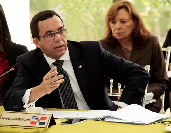NAVARRO EN REUNION DE MINISTROS DE RELACIONES EXTERIORES
