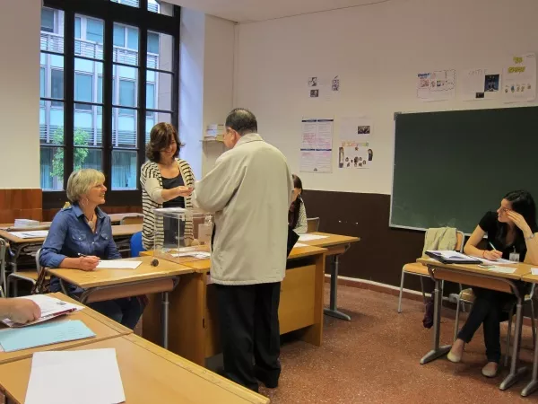 abiertos-472-colegios-electorales-cantabria-constitucion-910-mesas_1_721405