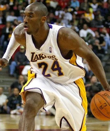 Sacramento Kings v Los Angeles Lakers