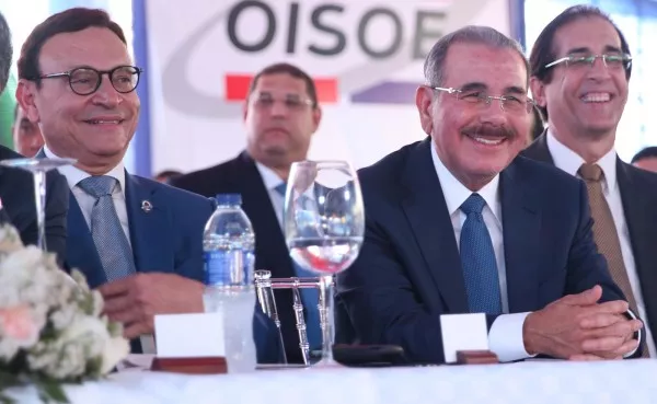 Miguel Pimentel Kareh, Danilo Medina y Gustavo Montalvo en foto de archivo.