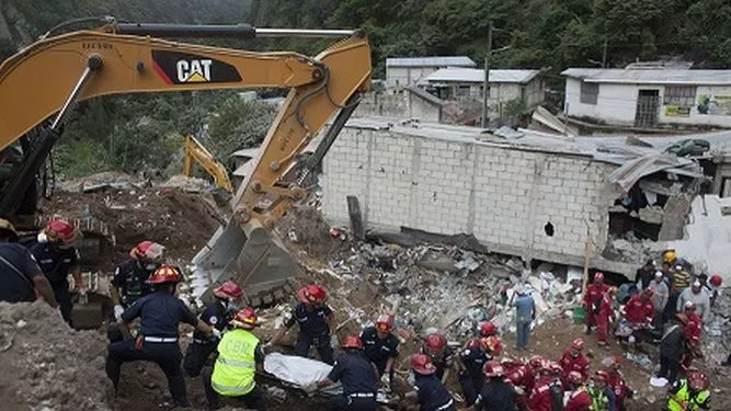 Rescatistas-trasladan-registro-Cambray-II_LPRIMA20151004_0072_24