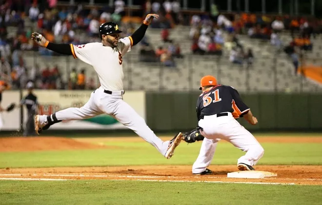ÁGUILAS-VS-TOROS-2
