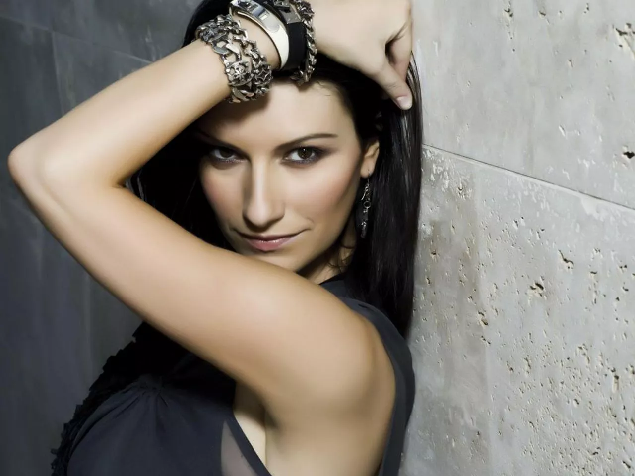 367x275xlaura-pausini19717.jpg.pagespeed.ic.QlQC3tpf4J