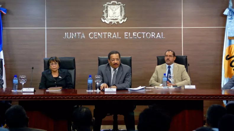 Pleno de la JCE.Hoy/Fuente Externa 4/4/12