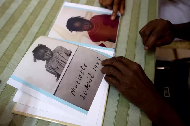 HAITI-BUSCANDO A MAMA
