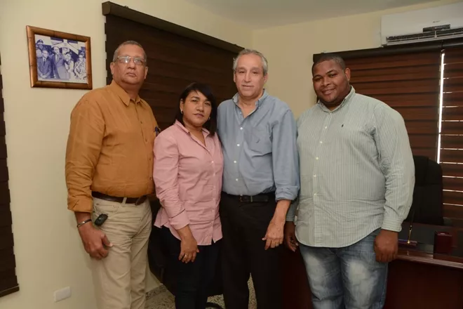 FOTO MANUEL ALSINA JUNTOS A COMISIONES