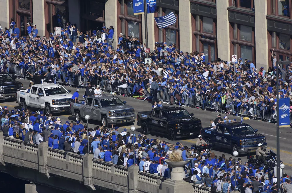 Kansas-City-festeja-campeonato-Reales_LNCIMA20151103_0180_28