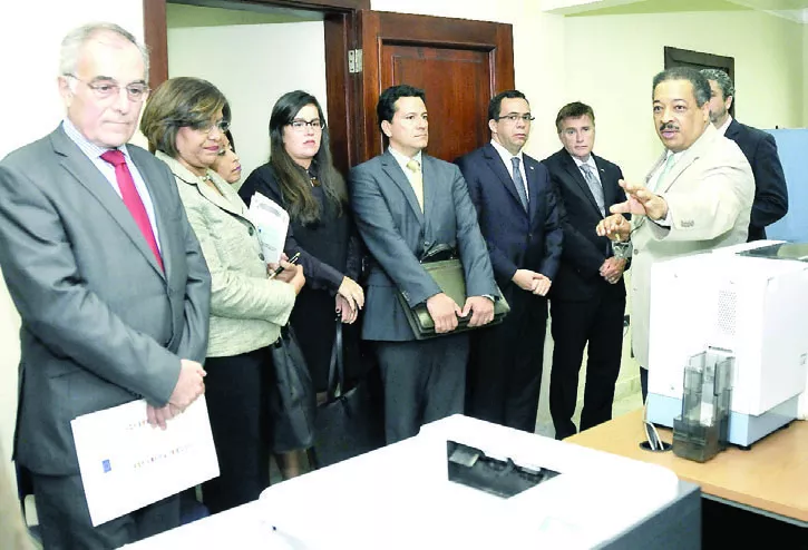 09/12/2015 ELDIA_MIERCOLES_091215_ Nacionales12