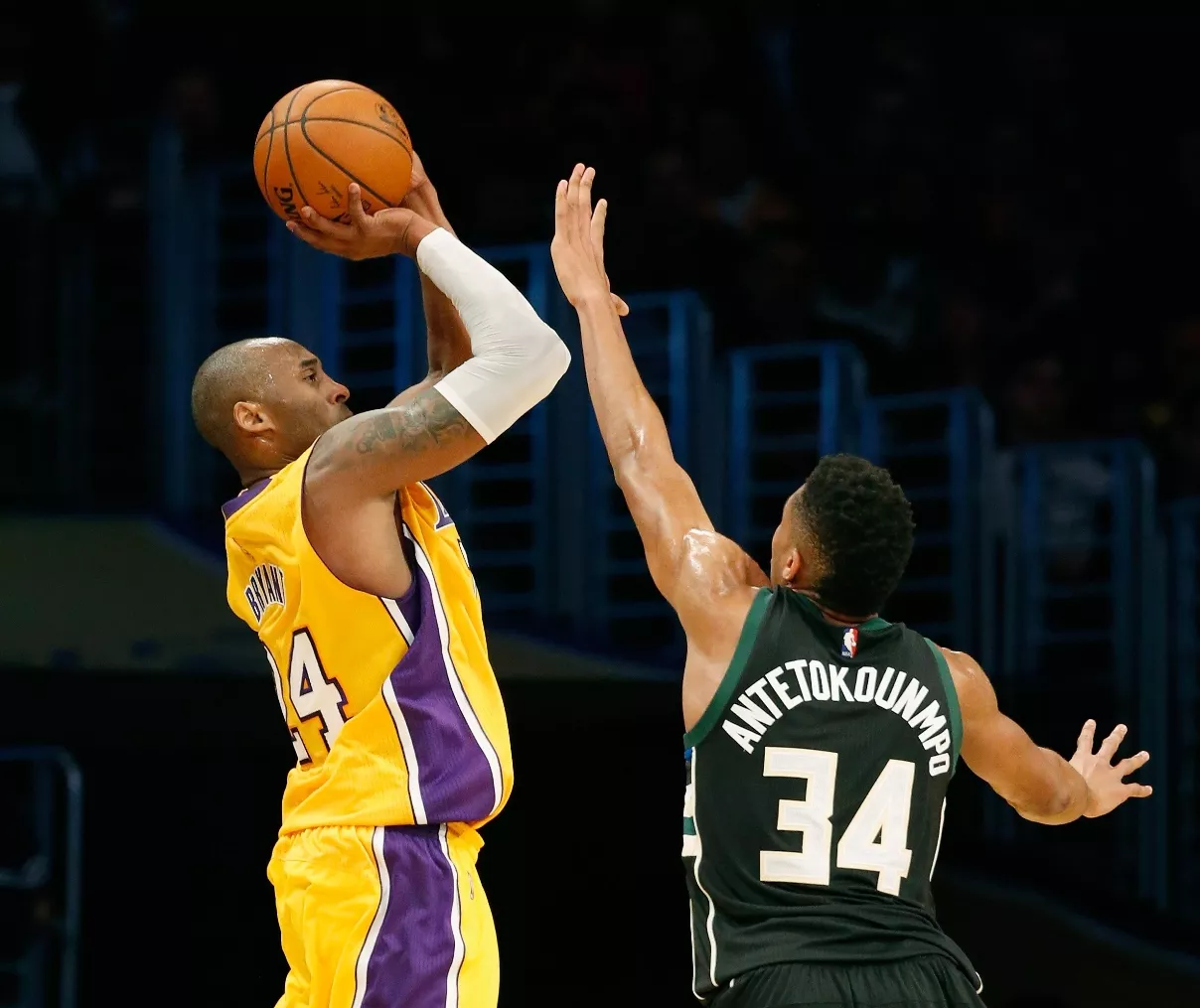 Milwaukee Bucks v Los Angeles Lakers