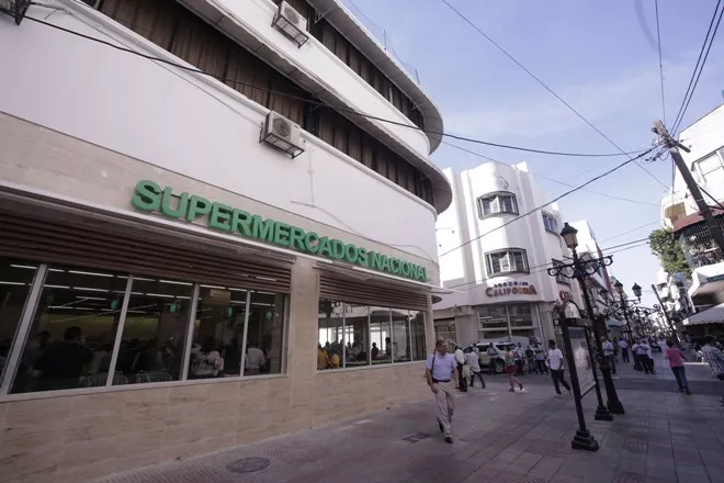 Foto 2 – Fachada Supermercados Nacional calle El Conde.