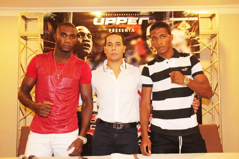boxeadores y promotor