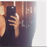 Kim Kardashian usa cinta adhesiva para levantar sus senos