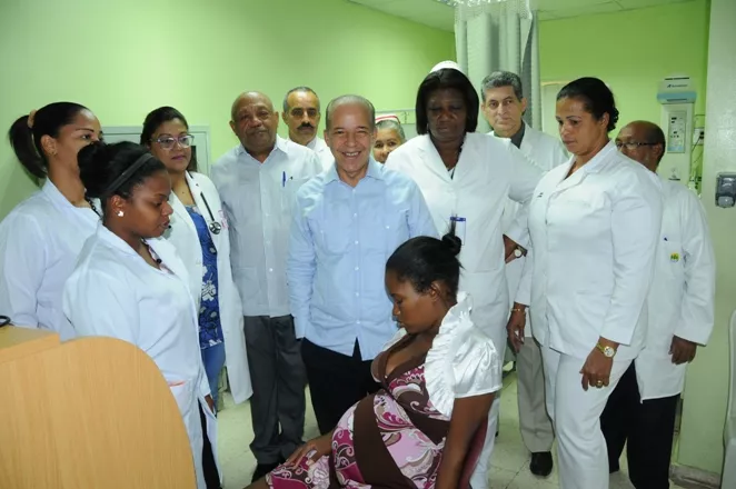 Compartiendo con médicos y enfermeras del Juan Pablo Pina