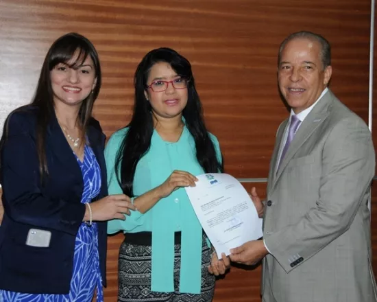 DOCTORA NELISA SELANDA MONTÁN MOYA