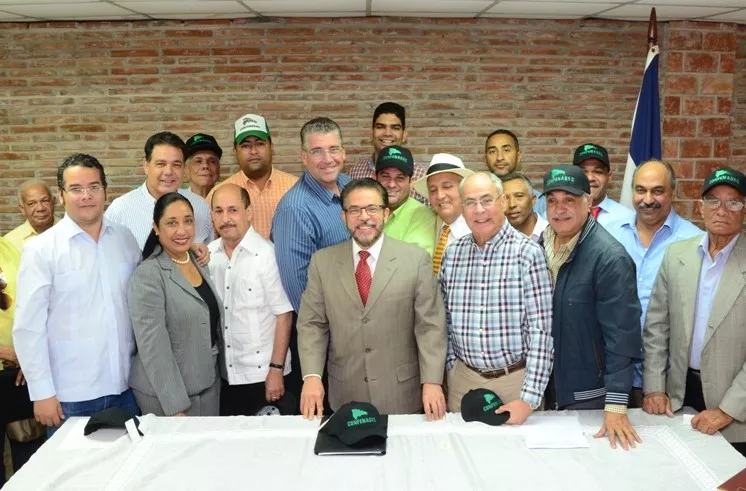 Guillermo Moreno y la diputada Guadalupe Valdez en el acto de CONFENAGRO.