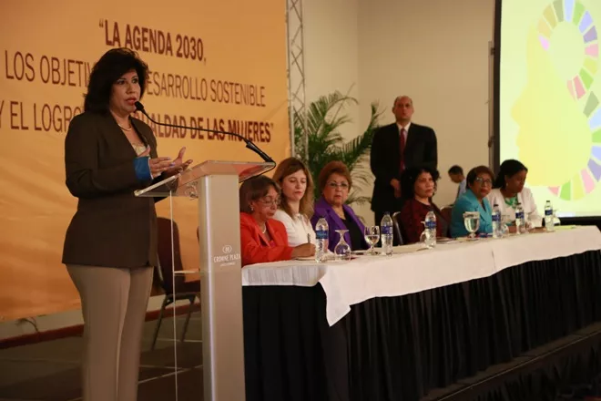 La vicepresidenta Margarita Cedeño deploró la discriminación salarial de la mujer