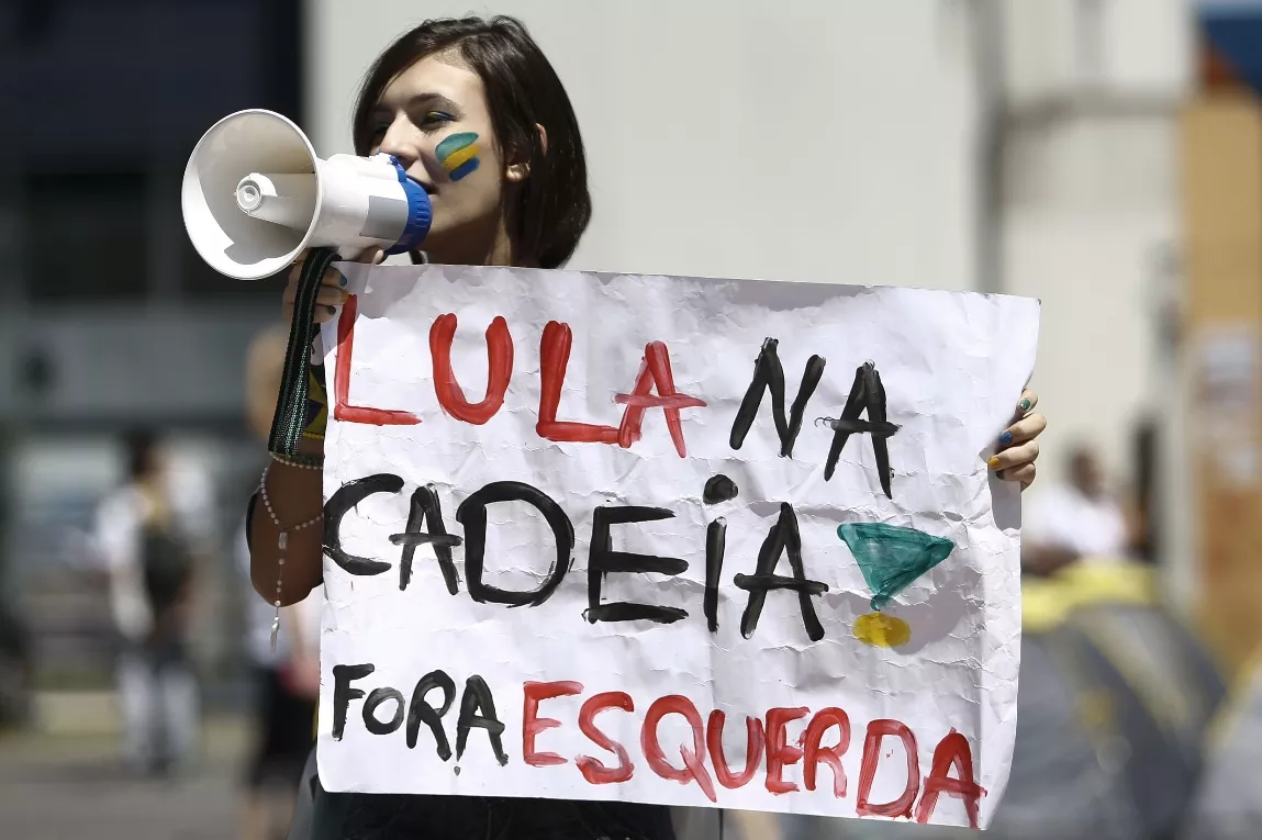 BRAZIL-CORRUPTION-PROTEST