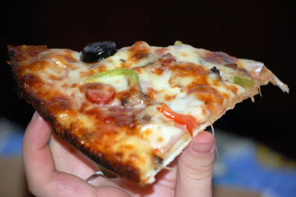Calorías-de-una-rebanada-de-pizza-e1424442578598