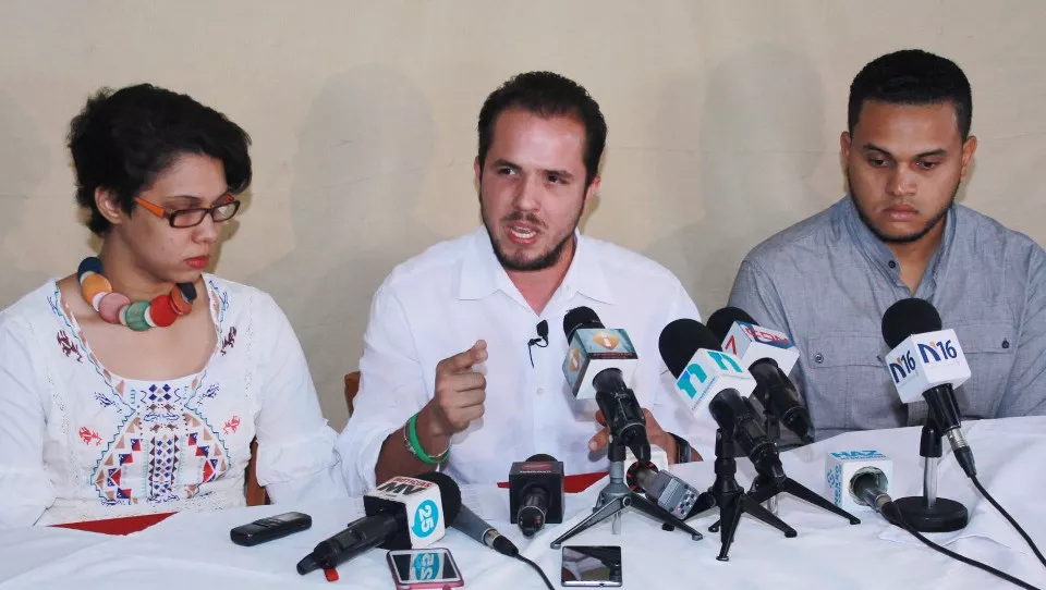 Rueda de prensa del joven activista Claudio Caamaño. Foto: Elieser Tapia.
