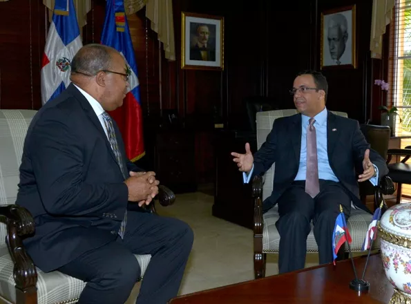 canciller- andres navarro