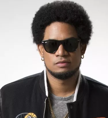 Vakeró, cantante urbano. Alegría
