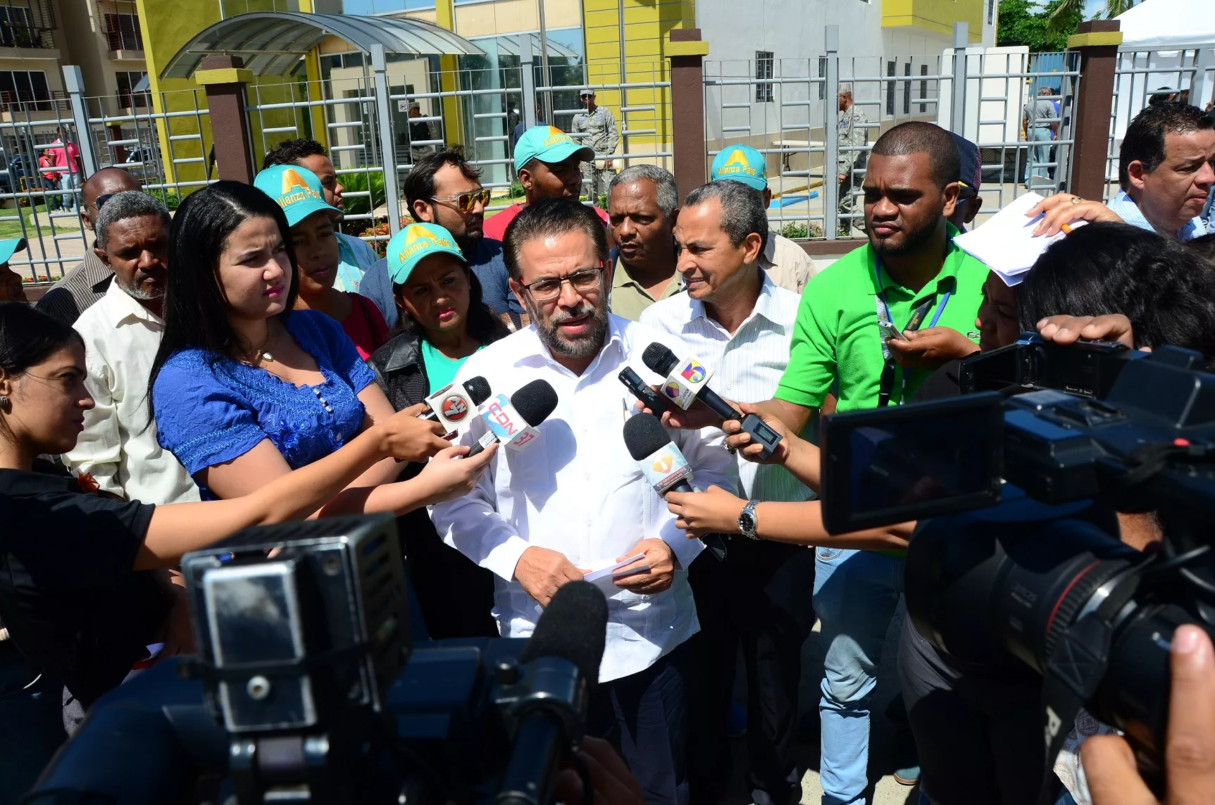 Guillermo Moreno en la junta electoral de Santo Domingo Este.