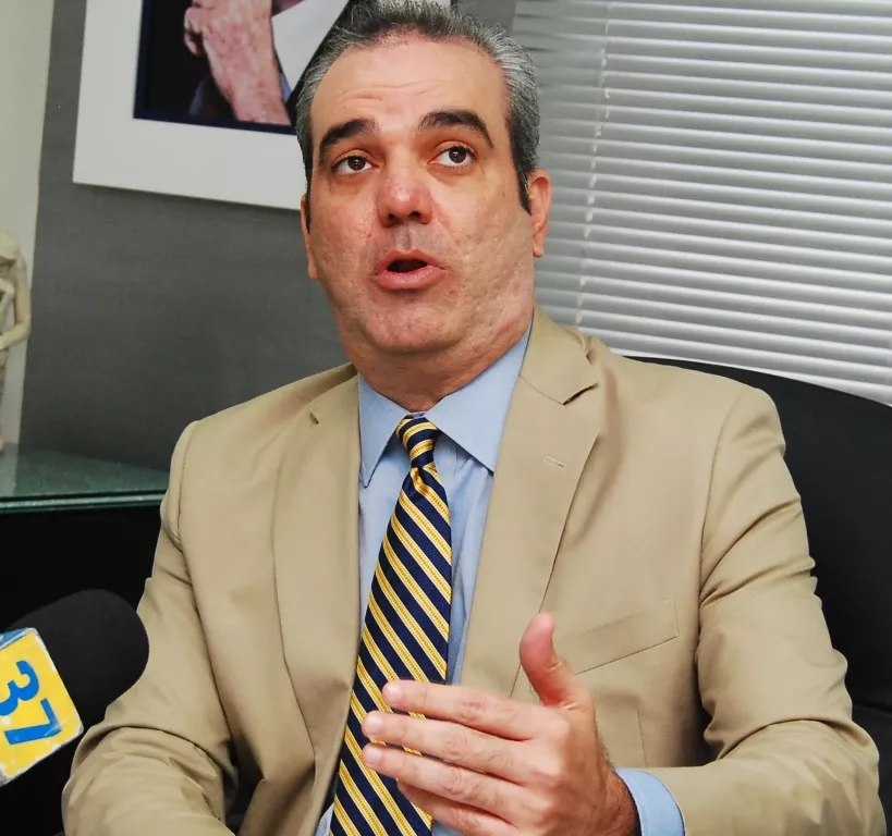 SILUETA LUIS ABINADER,p0~(1)
