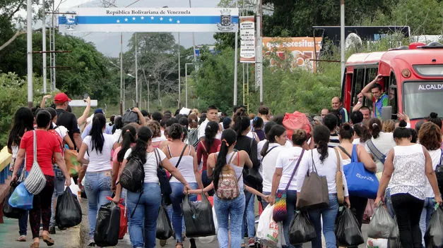 Venezuela-abrira-frontera-Colombia-domingo_TINIMA20160710_0001_5
