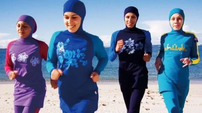 _90899688_ahiidaburqiniswimsuitsurf-lifesaving