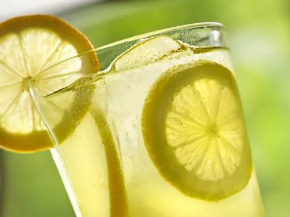 Agua-tibia-de-limon-500×374