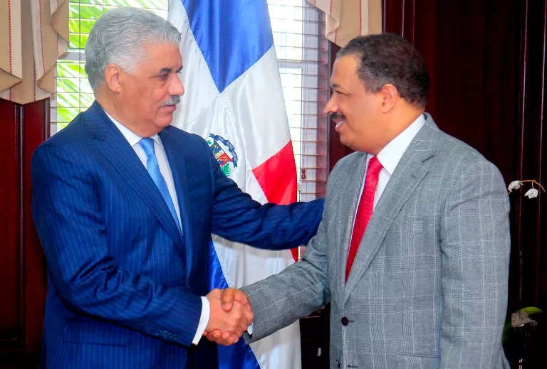 Canciller Miguel  Vargas  y Pte JCE   24-Ago-2016 007_1