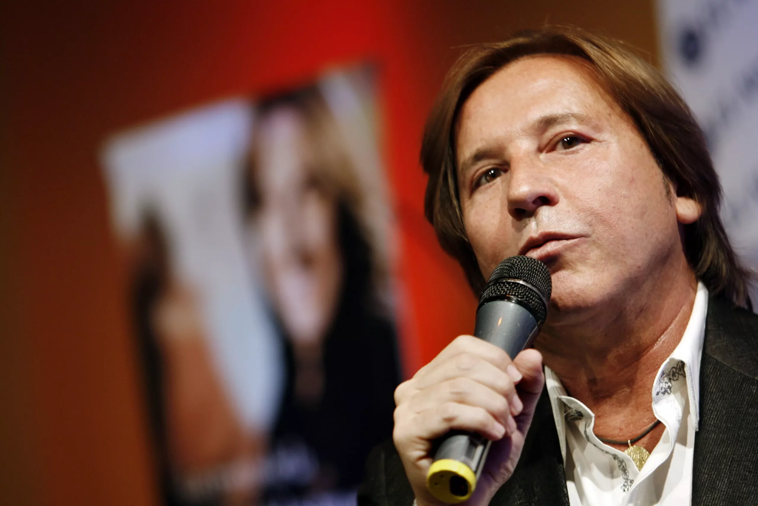 EL CANTAUTOR RICARDO MONTANER PRESENTA SU PRIMER LIBRO EN ARGENTINA