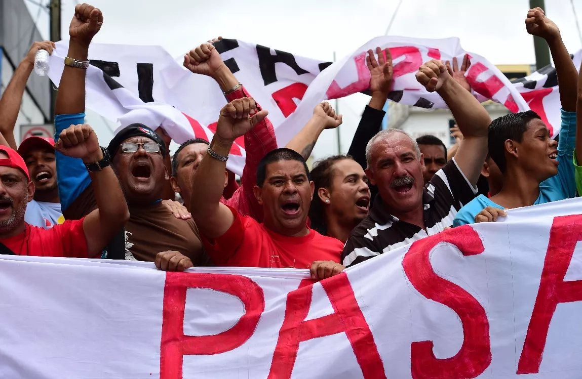 VENEZUELA-MADURO-SUPPORTERS-RALLY