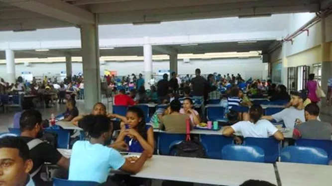 lado-este-del-comedor-universitario