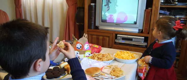 875-viendo-la-tv