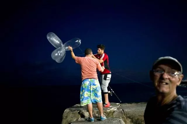 cuba-pesca_con_condones__spanxre300