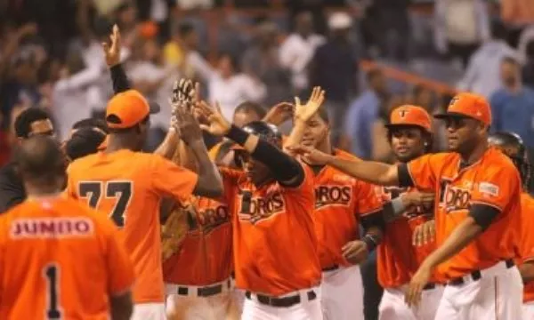 toros-vencen-aguilas