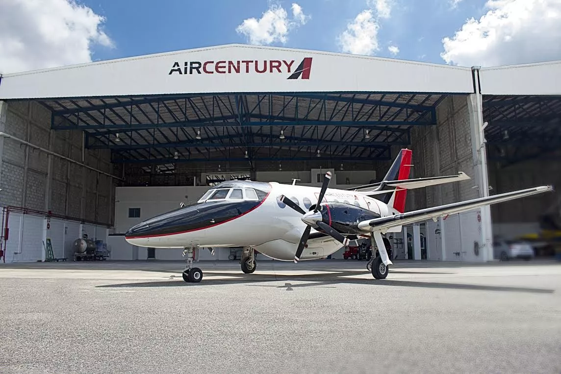 2015-1130-csn-dp-air-century-presenta-nueva-imagen-y-su-nueva-aeronave-saab-340b2