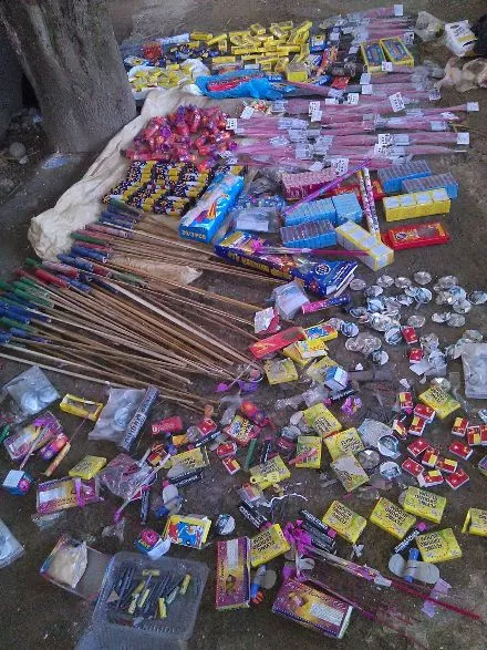 los-fuegos-artificiales-incautados-pertenecian-a-un-reconocido-almacen-de-distribucion-de-villa-consuelo