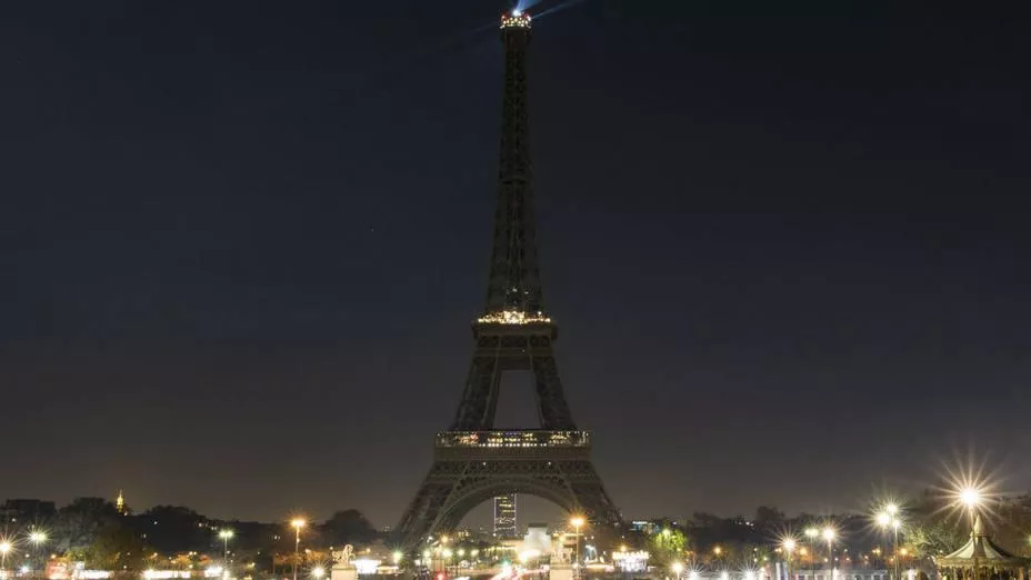 tomas-gonzalez-torre-eiffel-est-cerrada-por-tercer-d-a-consecutivo-a-causa-de-una-huelga