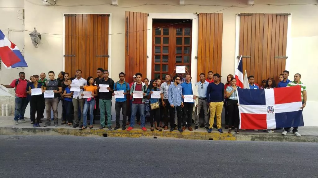 jd-protesta-frente-a-casa-museo-de-duarte